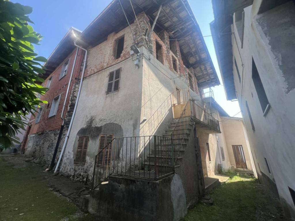 casa indipendente in vendita a Pray