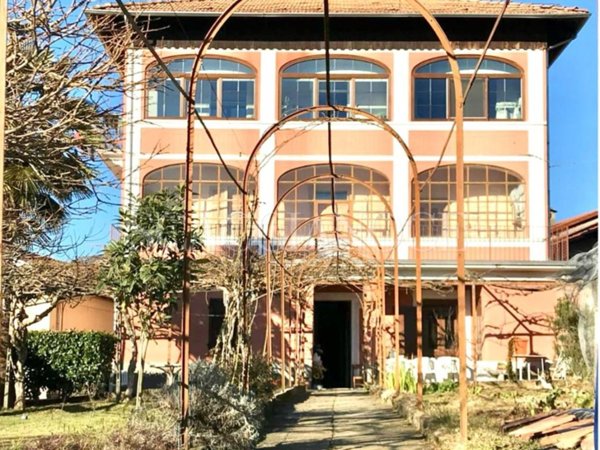 casa indipendente in vendita a Pray
