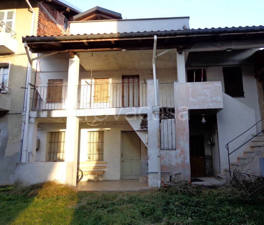 casa indipendente in vendita a Pray