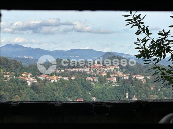 casa indipendente in vendita a Pray