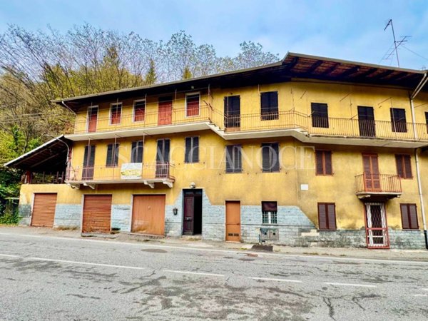 casa indipendente in vendita a Pray