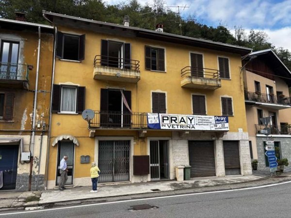 casa indipendente in vendita a Pray