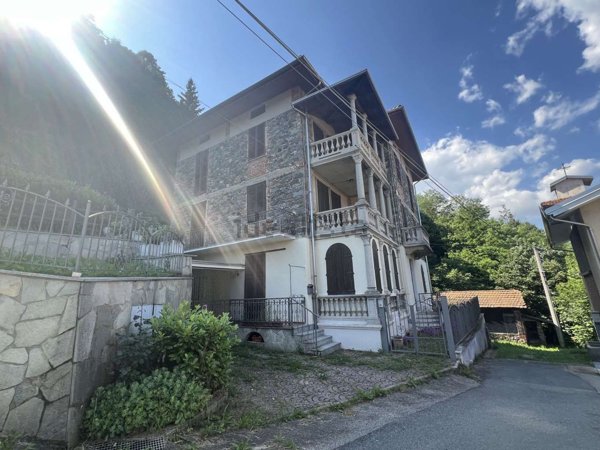 casa indipendente in vendita a Pray