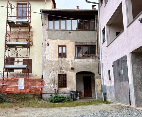 casa indipendente in vendita a Pray