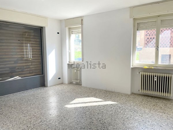 locale commerciale in vendita a Pray