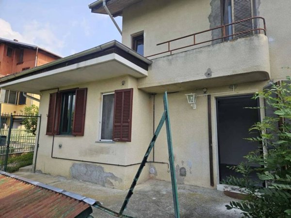 casa indipendente in vendita a Pray