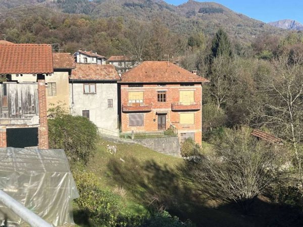 casa indipendente in vendita a Pray