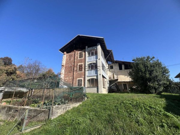 pentavano in vendita a Pray