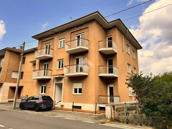 intera palazzina in vendita a Pray