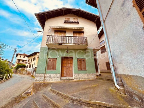 casa indipendente in vendita a Pray