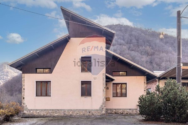 casa indipendente in vendita a Pray