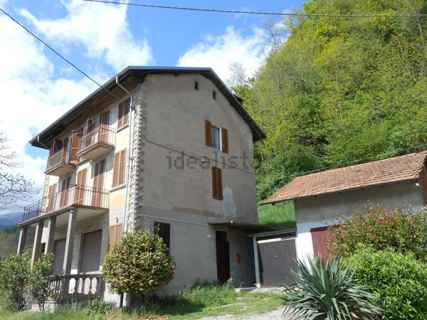 casa indipendente in vendita a Pray