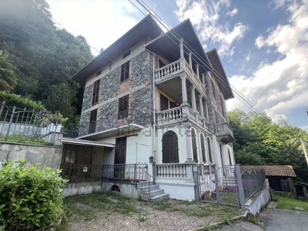 casa indipendente in vendita a Pray