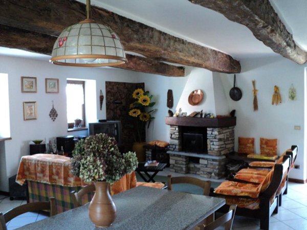 casa indipendente in vendita a Pray