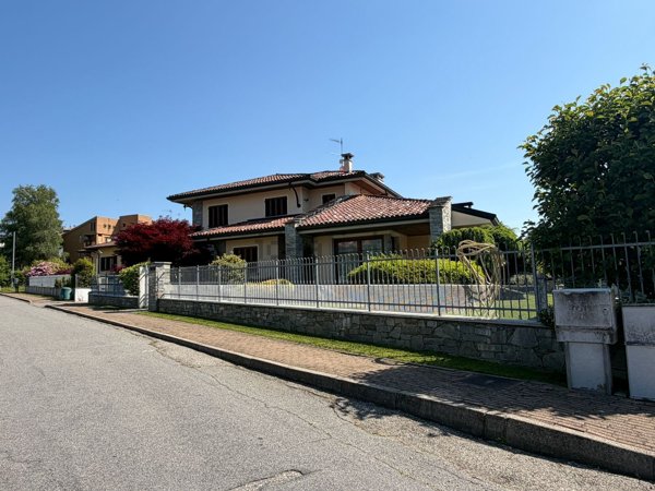 casa indipendente in vendita a Pray