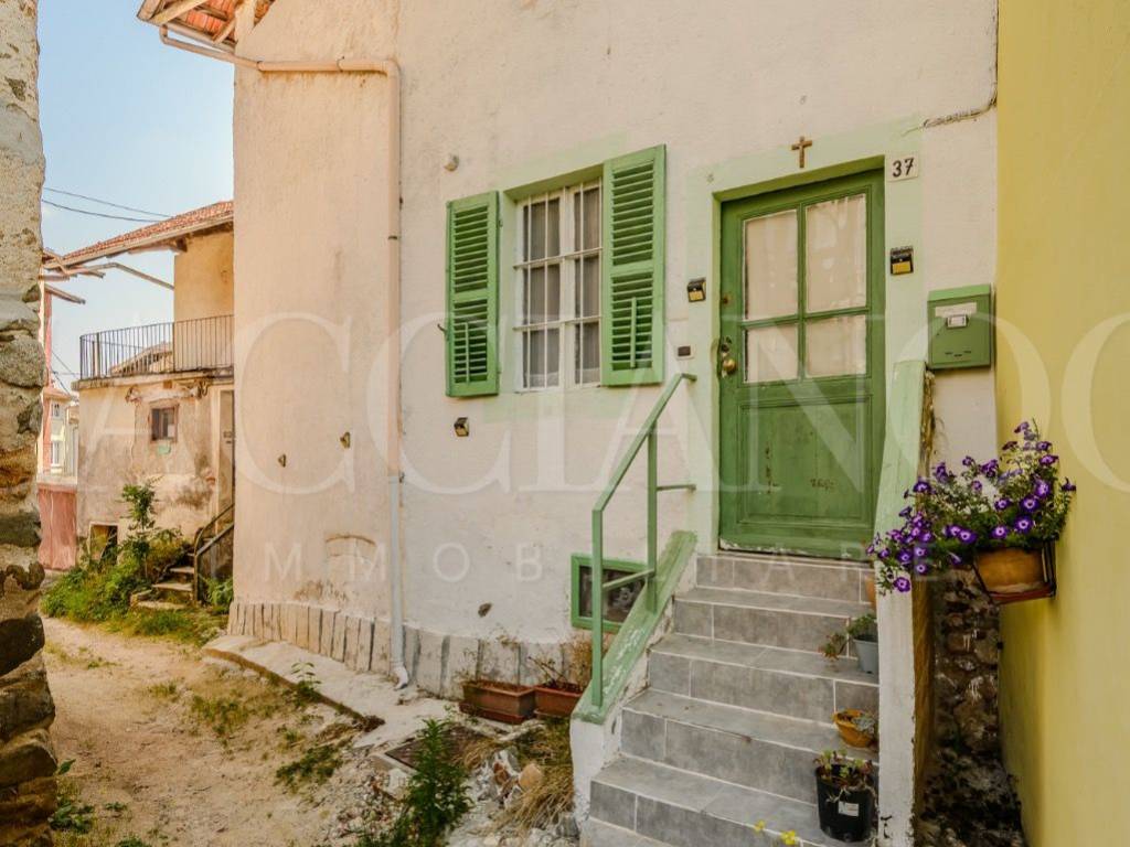 casa indipendente in vendita a Pray