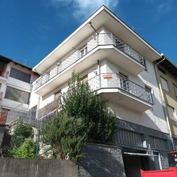 casa indipendente in vendita a Pray