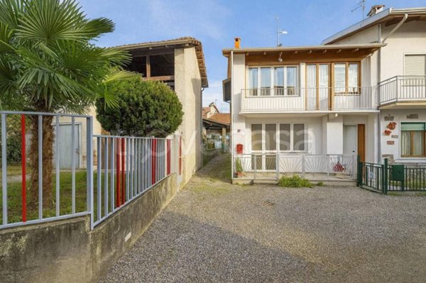 casa indipendente in vendita a Ronco Biellese in zona Centro Storico
