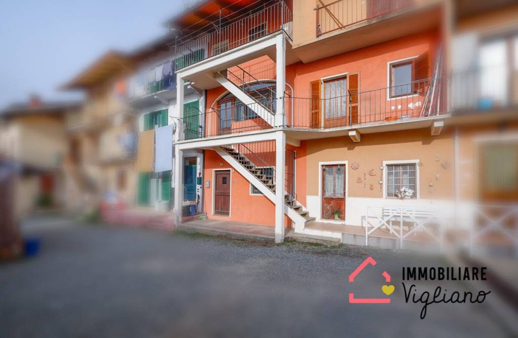 casa indipendente in vendita a Ronco Biellese in zona Centro Storico