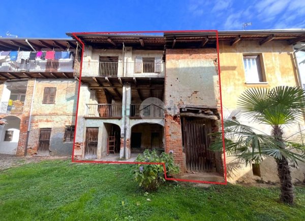 casale in vendita a Ronco Biellese