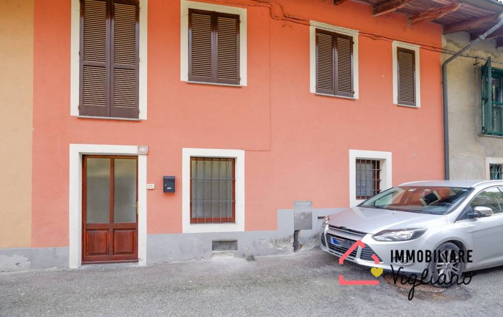 casa indipendente in vendita a Ronco Biellese in zona Centro Storico