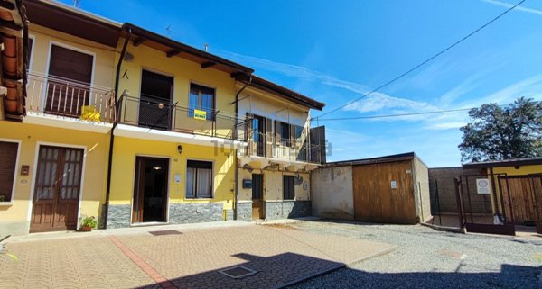 casa indipendente in vendita a Ronco Biellese in zona Centro Storico