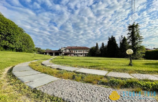 casa indipendente in vendita a Roppolo