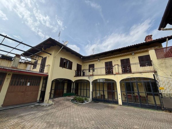 casa indipendente in vendita a Roppolo in zona Castello