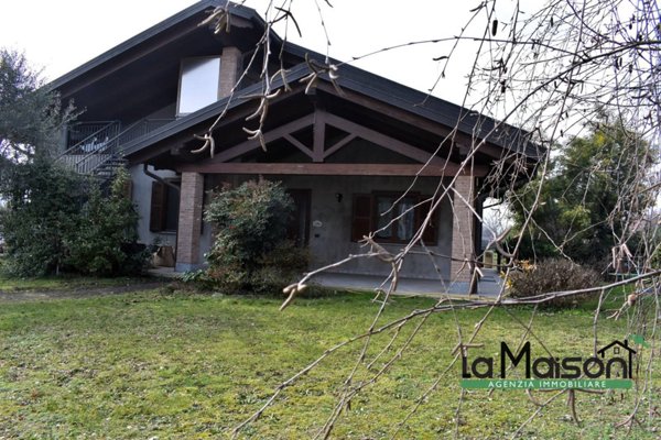 casa indipendente in vendita a Roppolo in zona Castello