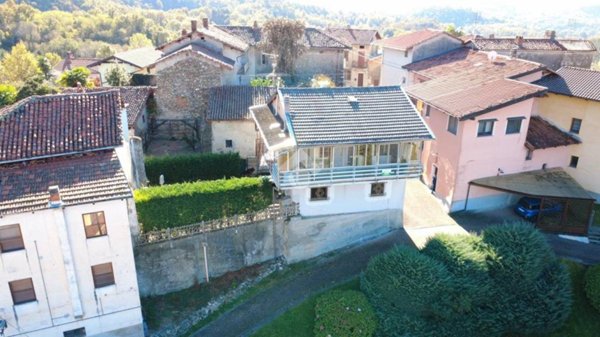 casa indipendente in vendita a Roppolo in zona Castello