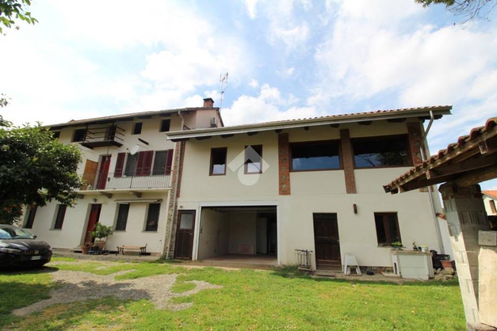 casa semindipendente in vendita a Roppolo