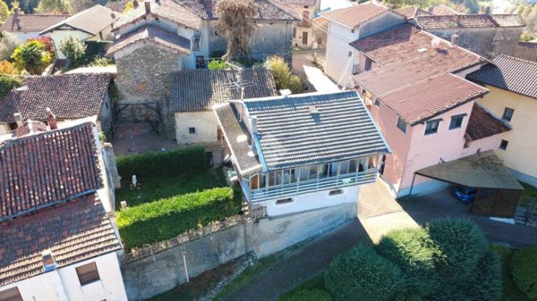 casa indipendente in vendita a Roppolo in zona Castello