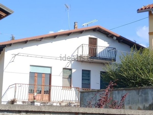 casa indipendente in vendita a Roppolo