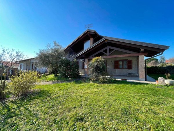 casa indipendente in vendita a Roppolo