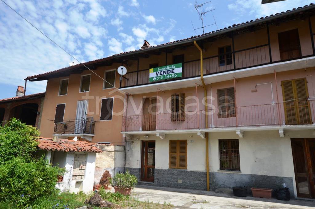 casa indipendente in vendita a Roppolo