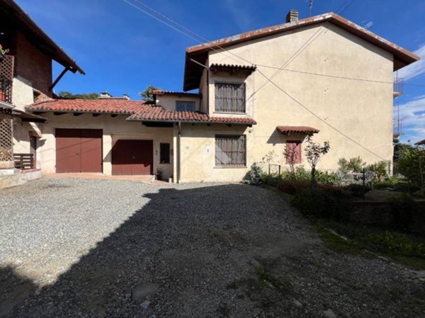 casa indipendente in vendita a Roppolo in zona Castello