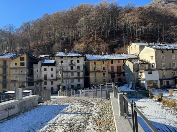 casa indipendente in vendita a Rosazza