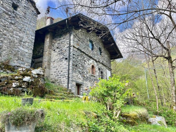 casa indipendente in vendita a Rosazza