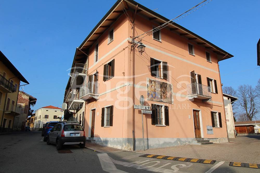casa semindipendente in vendita a Salussola