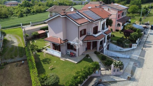 casa indipendente in vendita a Salussola