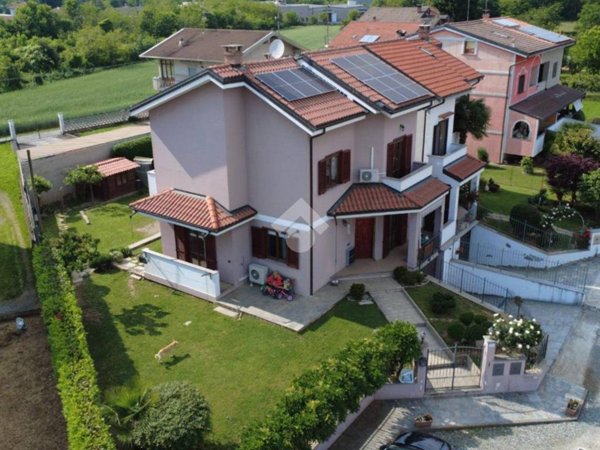 casa indipendente in vendita a Salussola in zona Vigellio