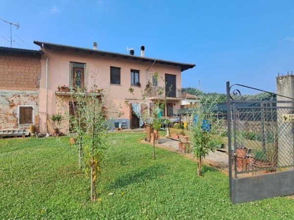 casa semindipendente in vendita a Salussola in zona Vigellio