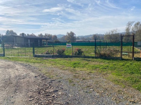 locale di sgombero in vendita a Salussola