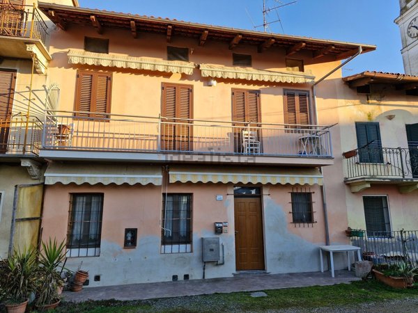 pentavano in vendita a Salussola