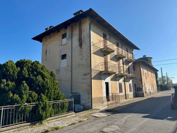 intera palazzina in vendita a Salussola