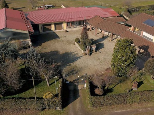 casa indipendente in vendita a Salussola in zona Arro