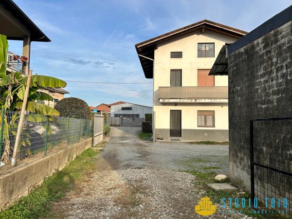 casa indipendente in vendita a Salussola in zona Vigellio