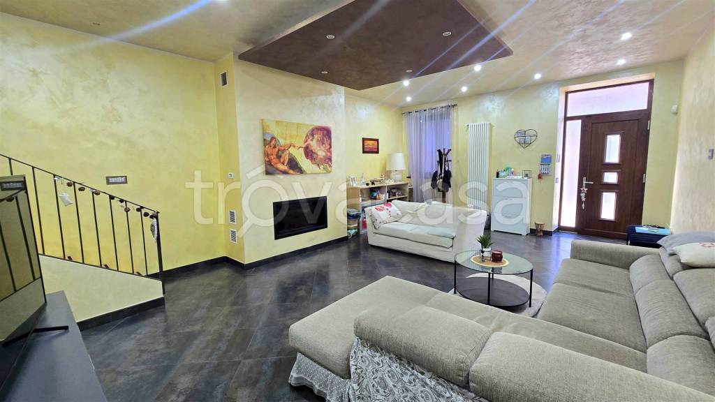 casa indipendente in vendita a Salussola in zona Vigellio