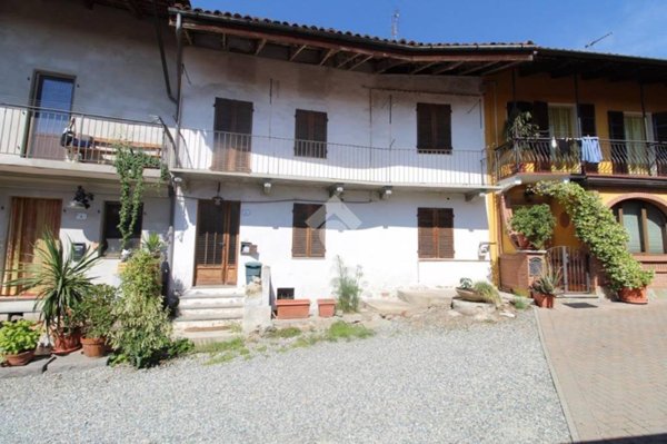 casa indipendente in vendita a Salussola in zona San Secondo