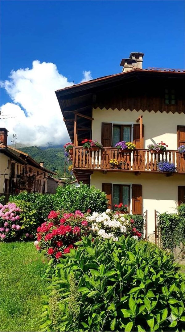 casa indipendente in vendita a Sordevolo